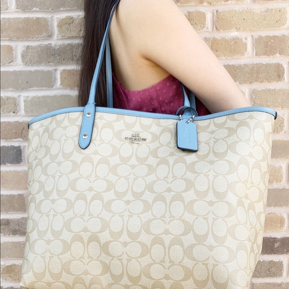 ππCoach Reversible City Tote Light Khaki Blue - Picture 2 of 7
